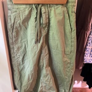 American eagle cargo skirt with ruched bottom